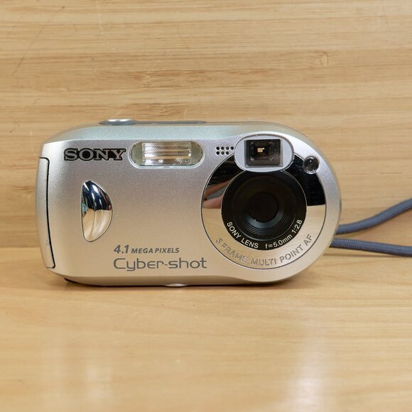 Sony Cyber-Shot DSC-P43 4.1MP Digital Camera / Compact Point and Shoot / Tested - Picture 1 of 7